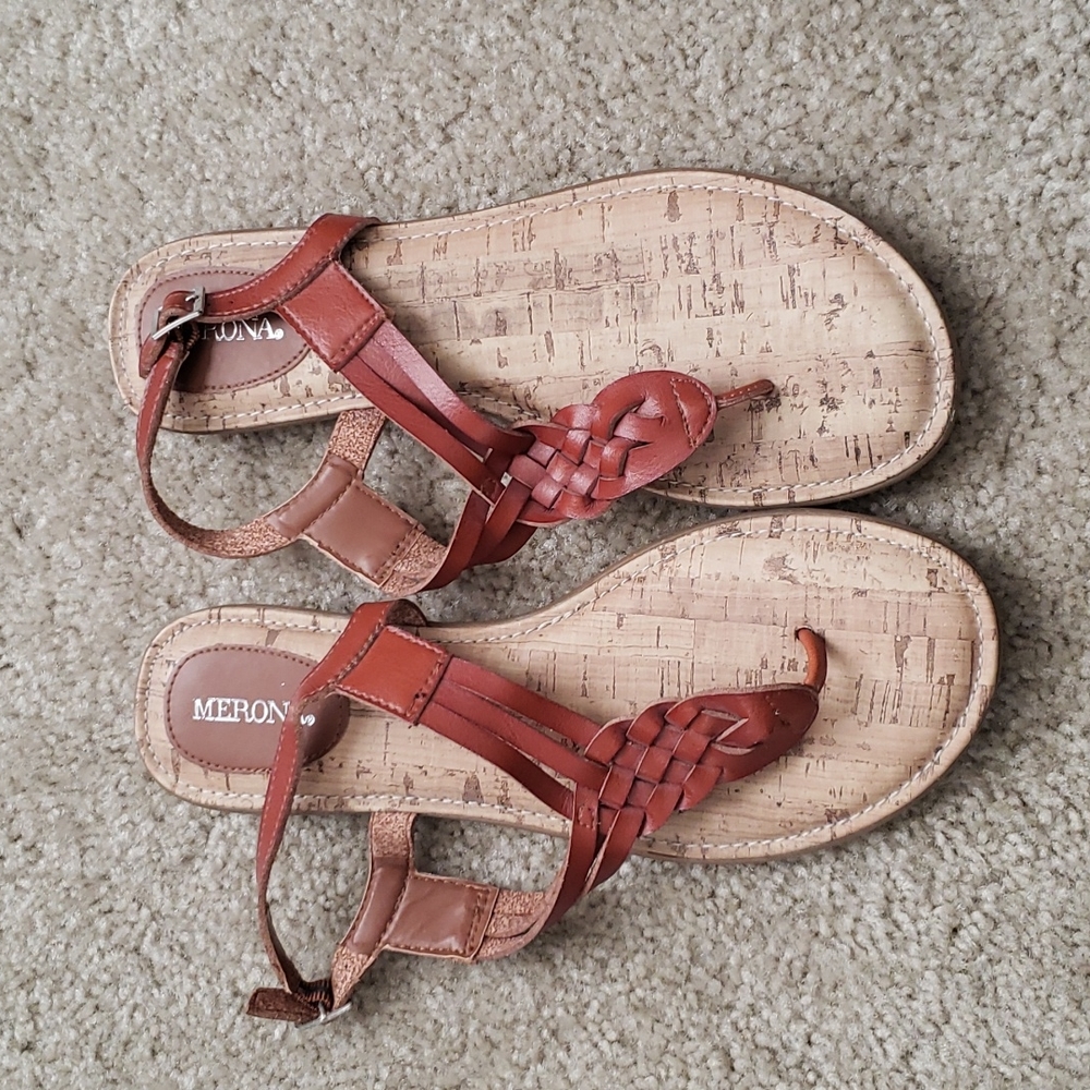 Merona Sandals never worn. SIZE 8.5